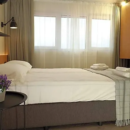 Antares Hotel *